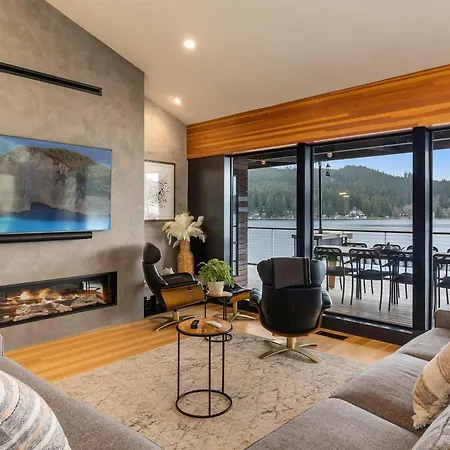 Lakefront Luxury Stunning Views Dock Hot Tub